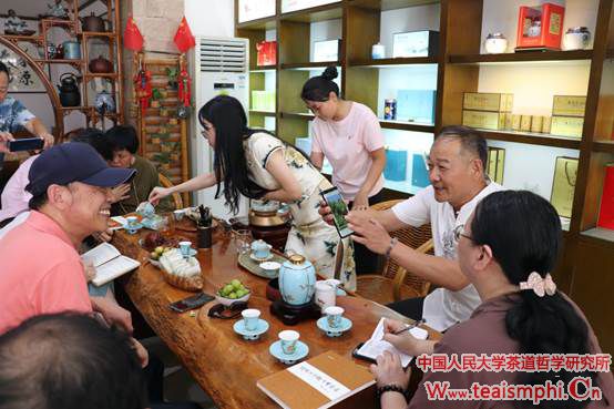 暑期茶文化考察团到宜都市潘家湾富锌茶业有限公司参观座谈